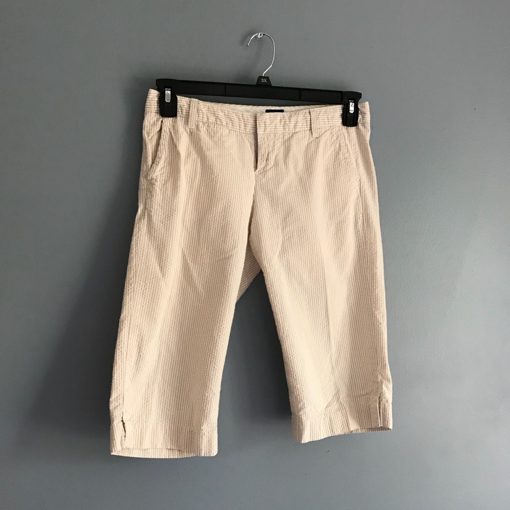 Gap Capri women size 2 striped